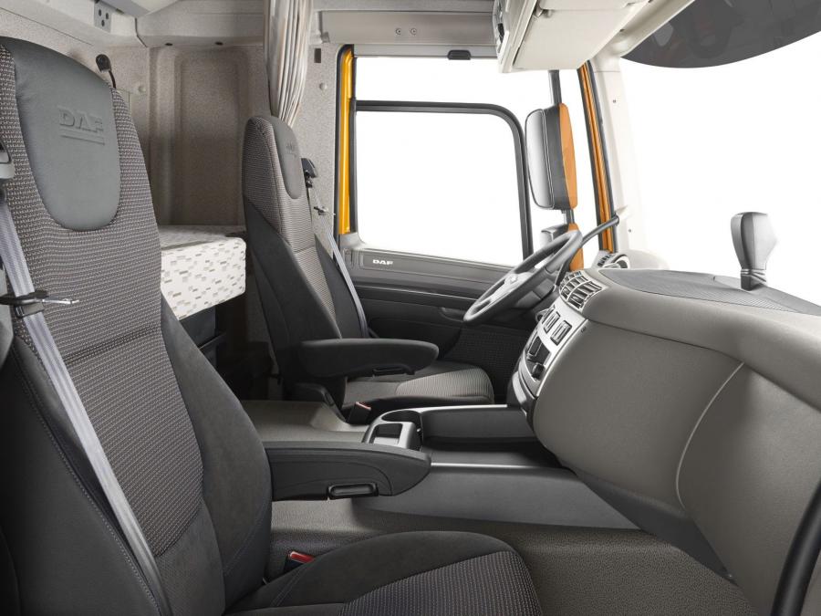  DAF CF 510 4x2 FT Space Cab 2013 года  (фото 3 из 9)